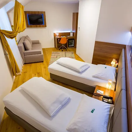 Kongress Hotel 4*