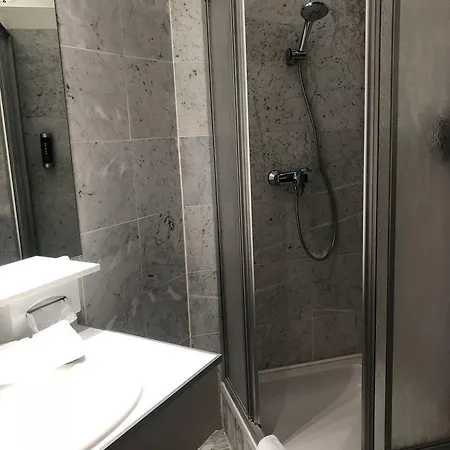 康格拉斯酒店 4*